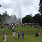 Sumer crowds spalshed by Stranway Fountain