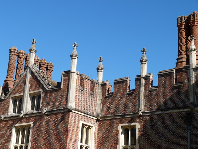 hampton court palace